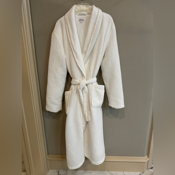 Serena & Lily St. Helena Spa Bath Robe, White Waffle-Weave 100% Cotton, New! - Picture 3 of 9